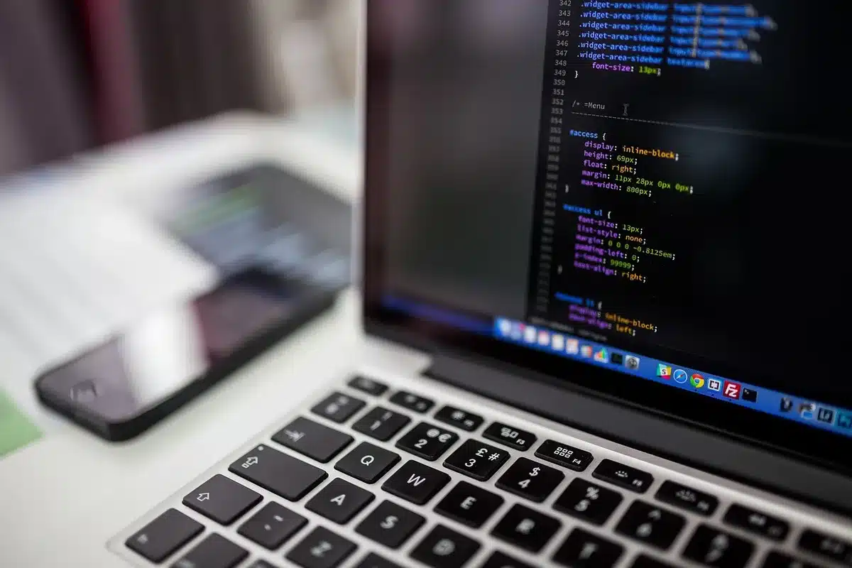 Team diskutiert Modelle und Prompt-Optimierung